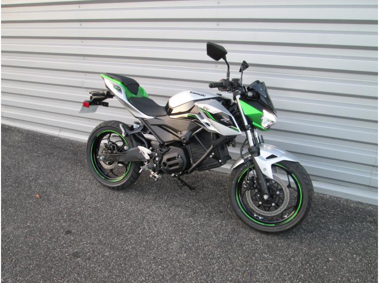 KAWASAKI Ze-1