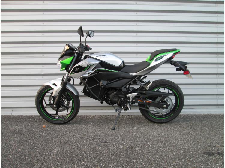 KAWASAKI Ze-1