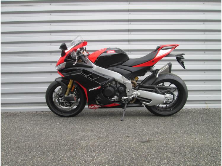 APRILIA RSV4 1100 FACTORY - SBK 09